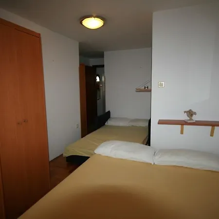 Apartment Ana *